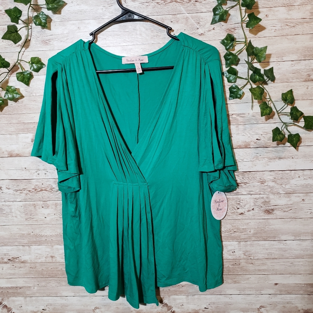 New Harlow & Rose Green Top Shirt Short Sleeve V Neck NWT Comfy Rayon Trendy